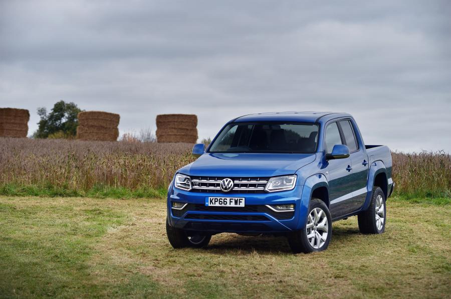  Volkswagen Amarok Double Cab 2016 года  (UK) (фото 14 из 40)